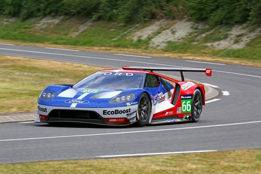  Ford GT Race Car 2016 года  (фото 32 из 46)